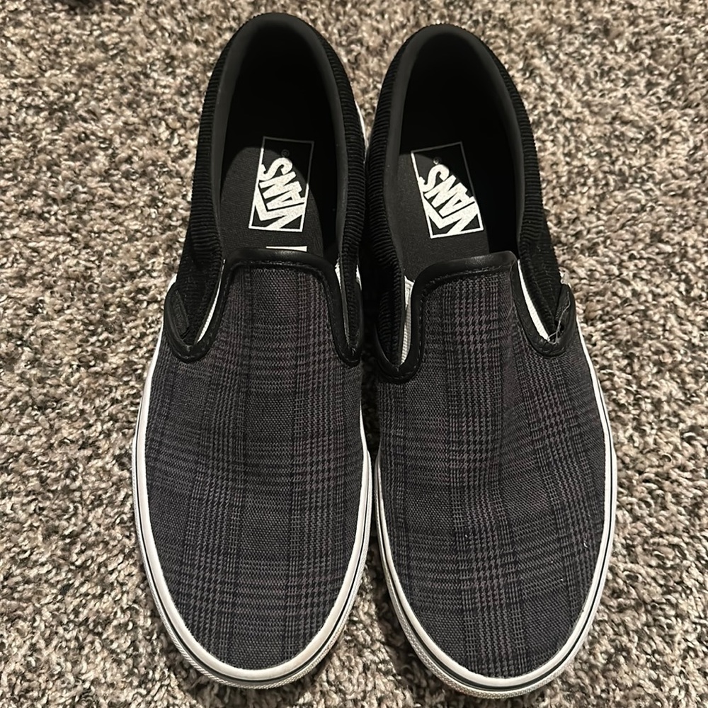 Men’s 8.5 Vans
